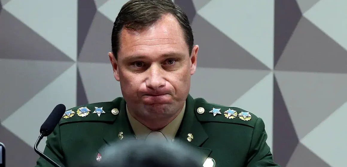 Após depoimento no STF, Mauro Cid sai preso