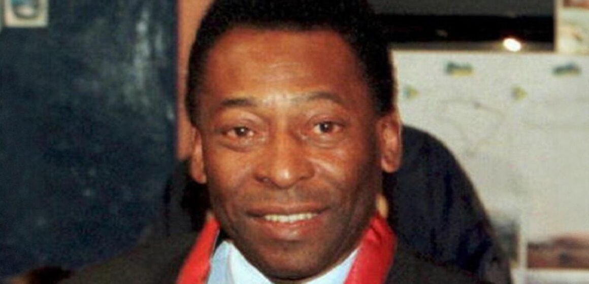 Por dívidas de IPTU, Justiça manda bloquear contas de bens de Pelé