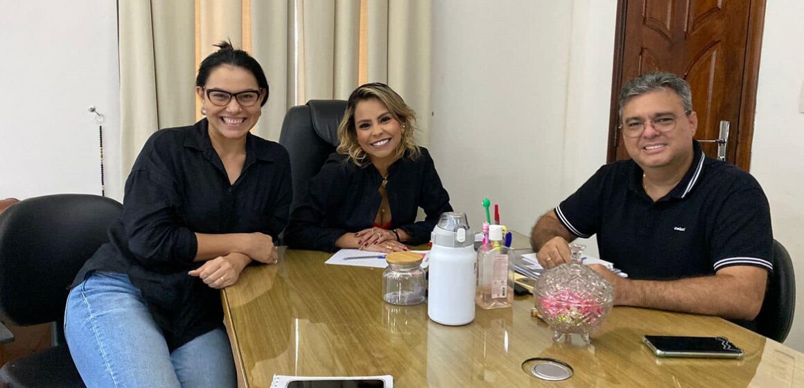 420180734_924085806172582_4139102289712146776_n Prefeita Patrícia ouve demandas de lideranças de Marituba