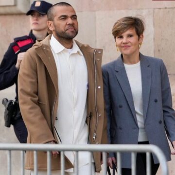 Daniel Alves teria organizado festa depois de sair da prisão na Espanha