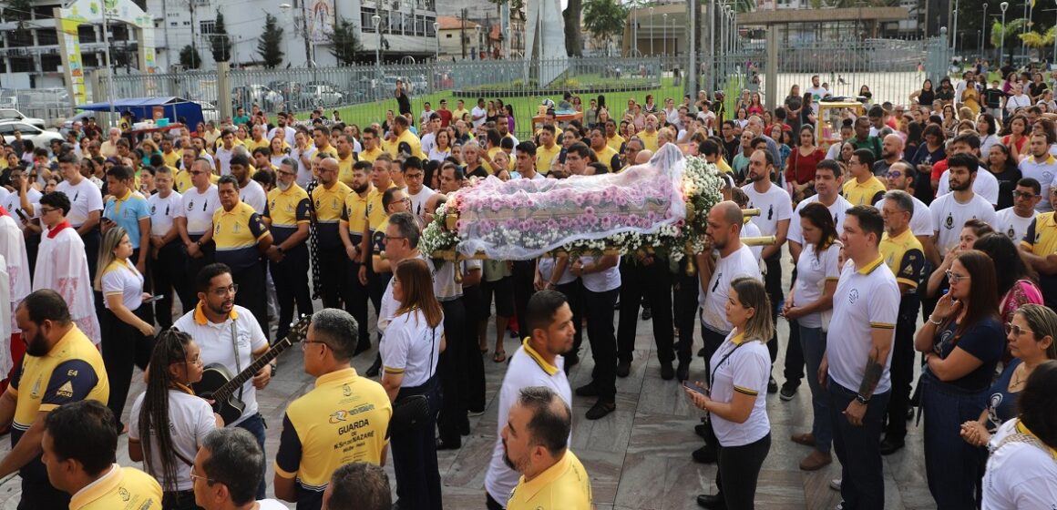 Procissão com o Senhor morto ganha as ruas de Belém