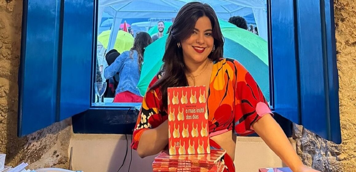 Após a estreia na FLIP, Roberta Amaral lança livro de poesias em Belém