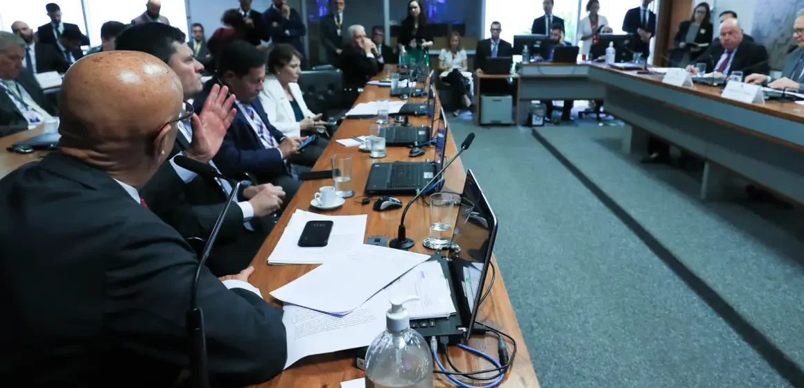 Oposição no Senado evita questionar chanceler sobre Israel e Gaza