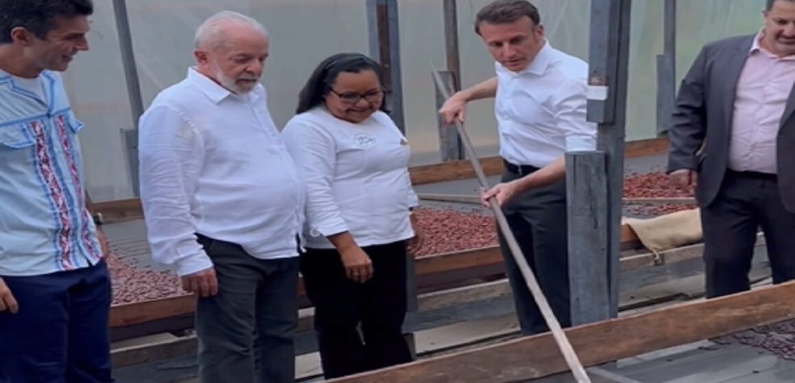 Macron visita fábrica sustentável de chocolates na Ilha do Combu