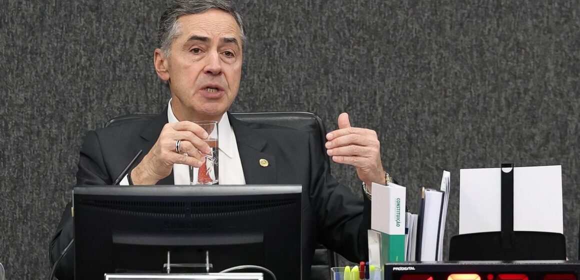 Barroso relembra golpe de 64 e defende democracia