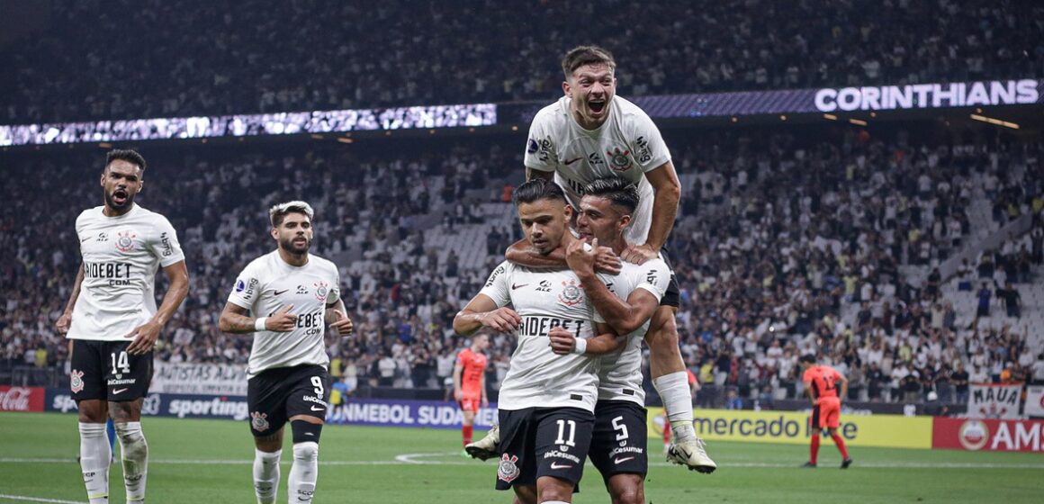 Corinthians goleia o Nacional-PAR pela Sul-Americana