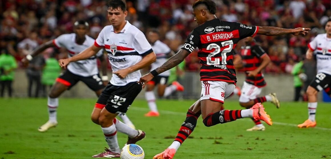 Flamengo vence São Paulo pelo Brasileiro