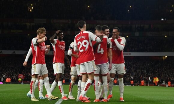 Arsenal goleia o Chelsea no Campeonato Inglês