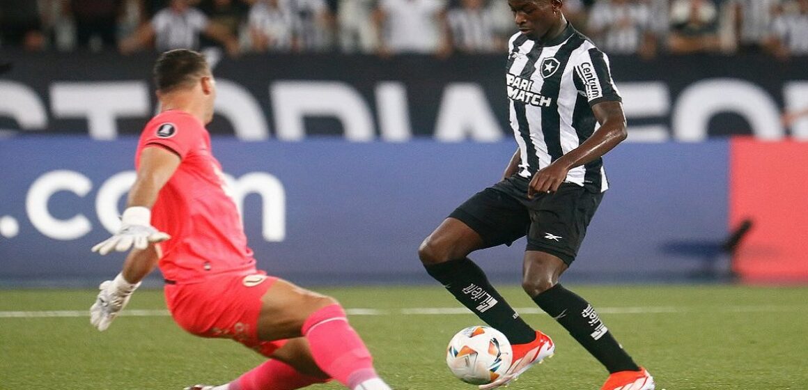 Botafogo derrota o Universitario na Libertadores