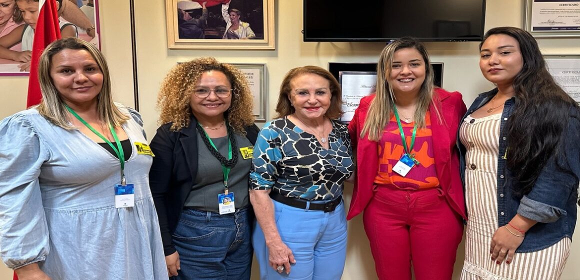 440091636_18424314949001044_7577571576022084843_n Elcione recebe lideranças femininas