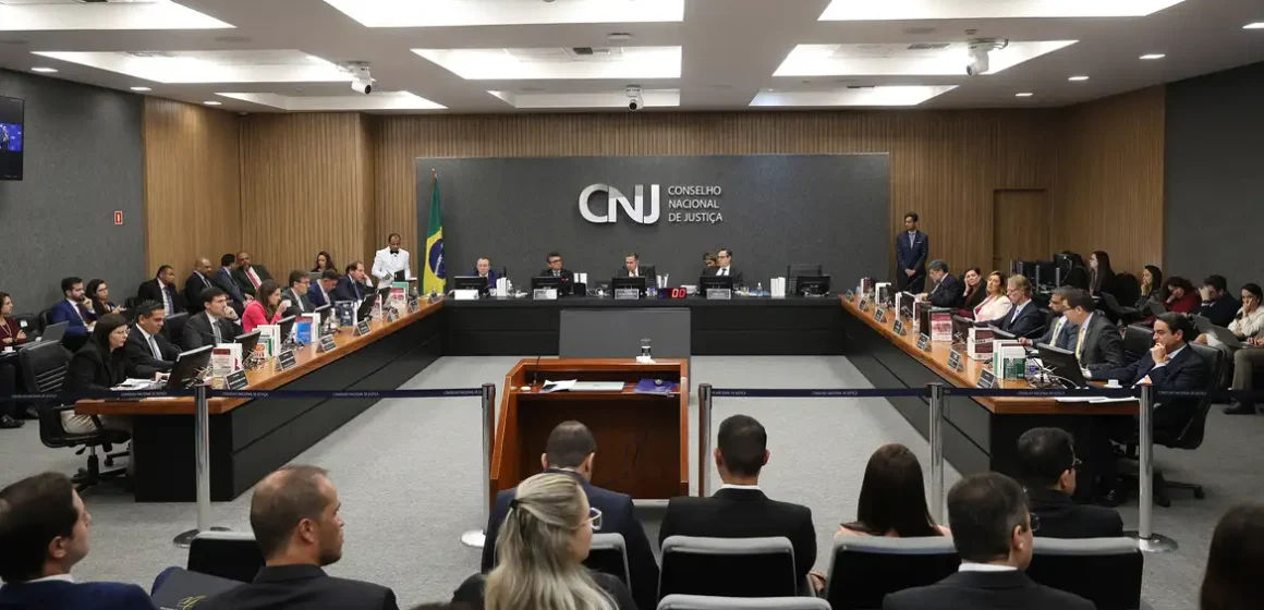 Maioria do CNJ derruba decisão que afastou juíza Gabriela Hardt