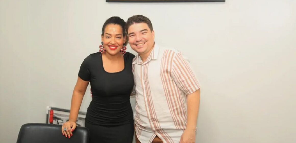 Lívia Duarte reúne com artistas paraenses