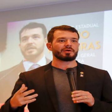 Deputado Fábio Figueiras protocola PL que dispõe sobre treinamento para profissionais de educação sobre Epilepsia