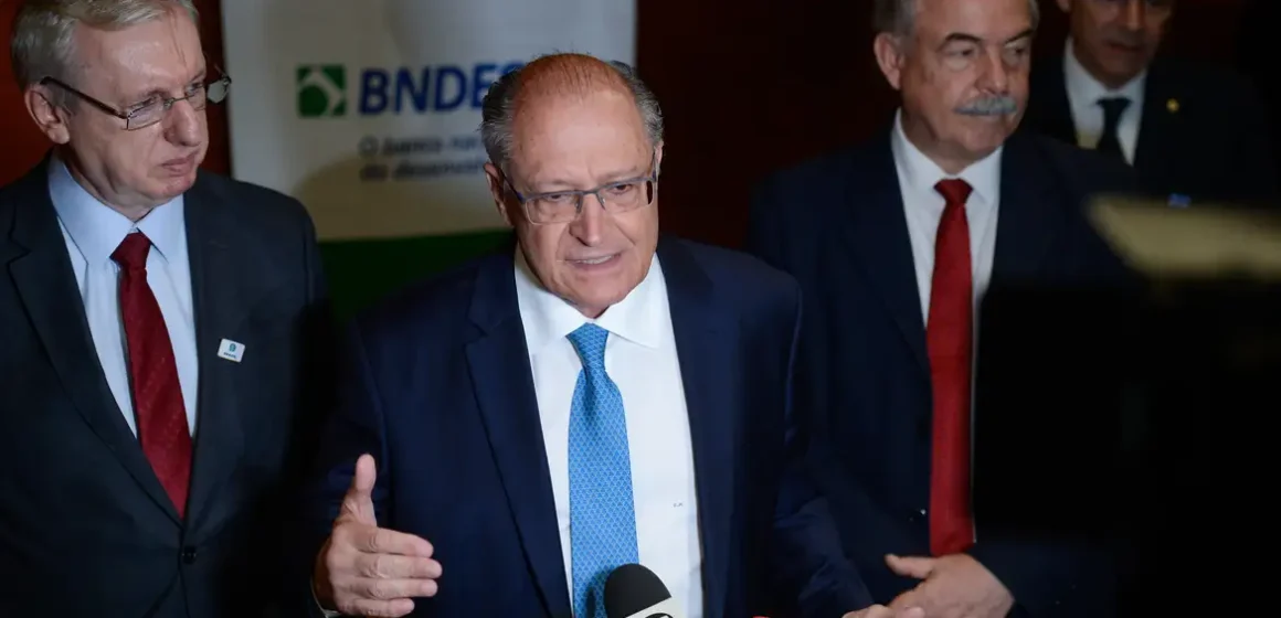 Não pode ter muito penduricalho, diz Alckmin sobre reforma tributária