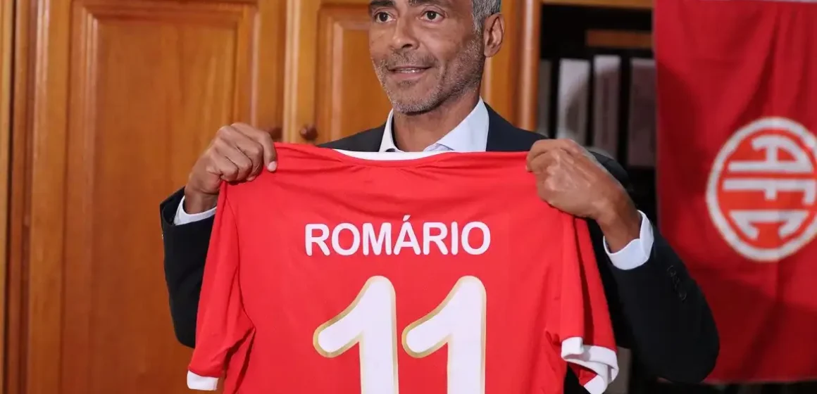 América-RJ inscreve Romário para disputa da Série A2 do Carioca