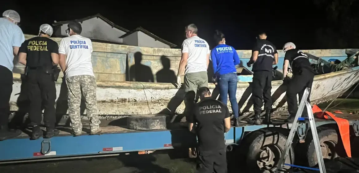 PF não estima prazo para identificar corpos encontrados em barco