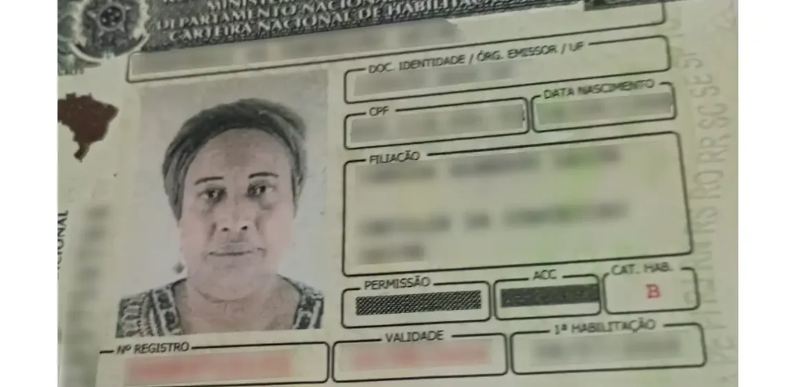 Foto da carteira de motorista poderá conter itens religiosos