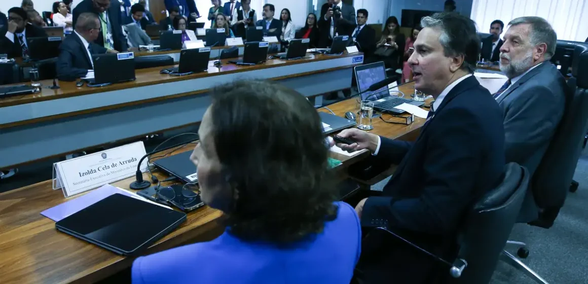 Governo deve apresentar nova proposta para servidores da Educação