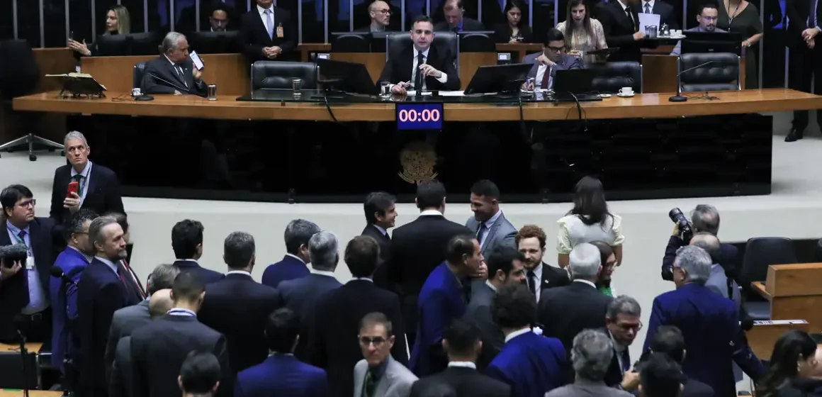 Votação de vetos às leis da saidinha e defesa da democracia é adiada