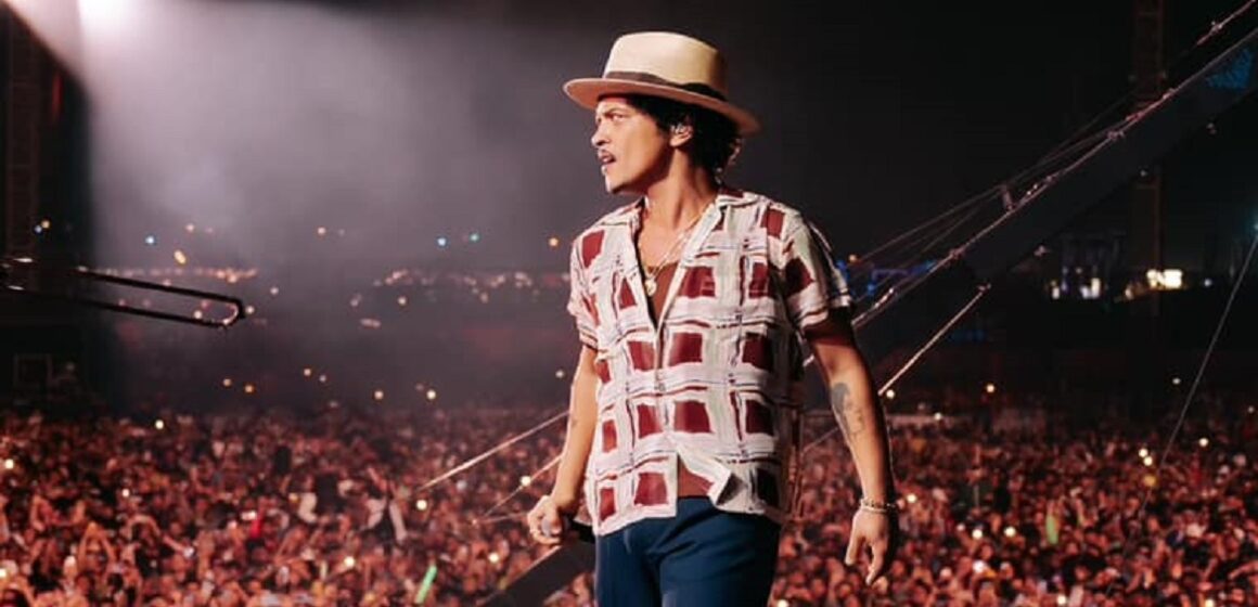Bruno Mars deseja comemorar aniversário no Brasil