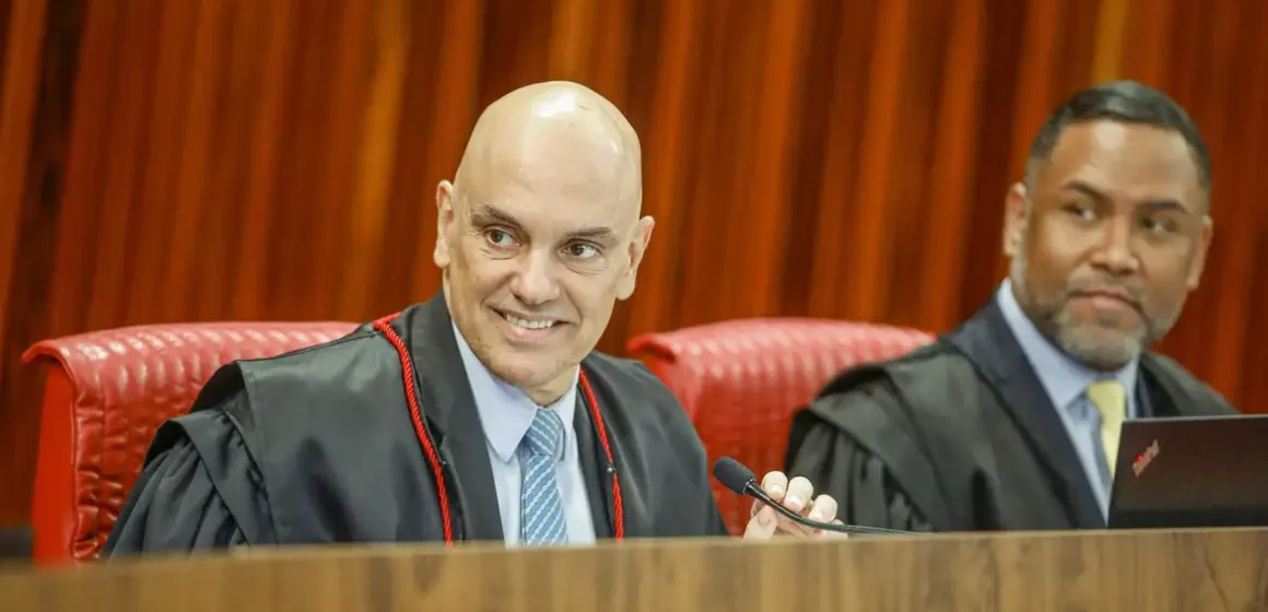 Moraes se despede da presidência do TSE após dois anos no cargo