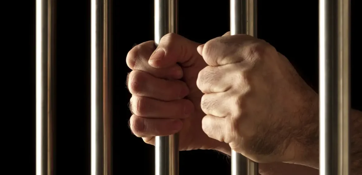 Processo criminal no país depende de provas frágeis, diz instituto