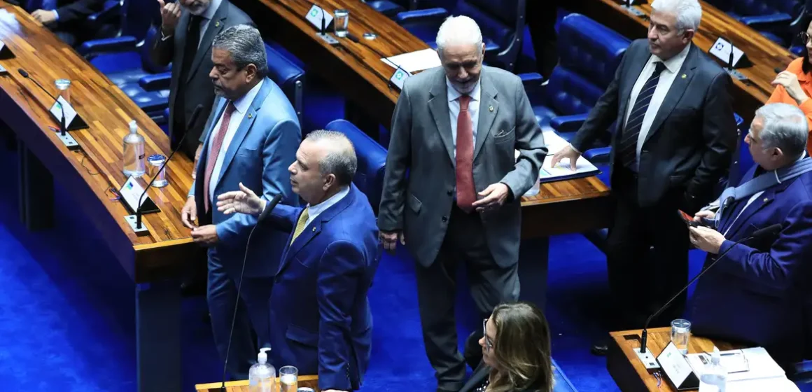 Proteção de LGBTQIA+ em privação de liberdade é aprovada no Senado