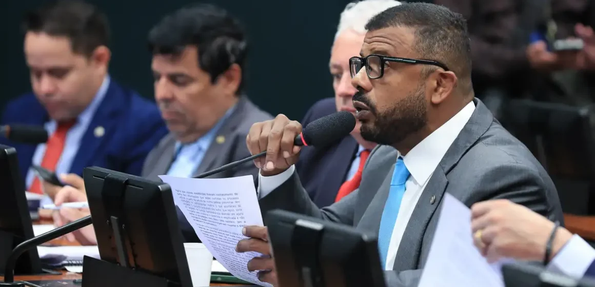Conselho arquiva representação contra deputado por violência doméstica