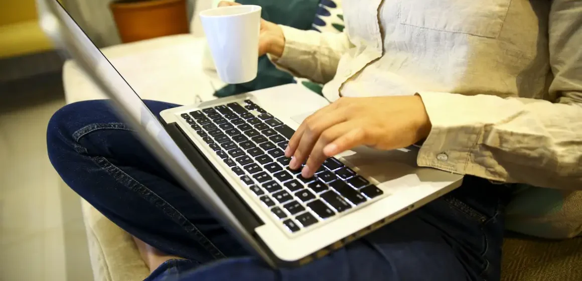 Procon faz consulta sobre uso de Inteligência Artificial online