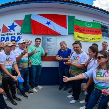 Helder entrega em Afuá sistema de abastecimento de água e passarela de concreto