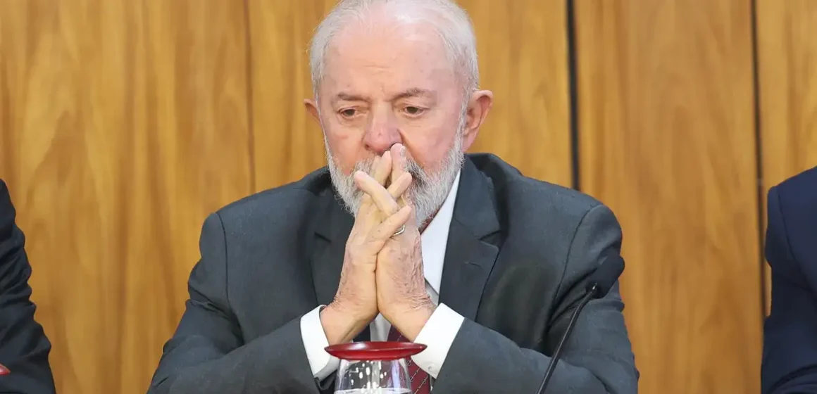 Lula lamenta manutenção da taxa básica de juros
