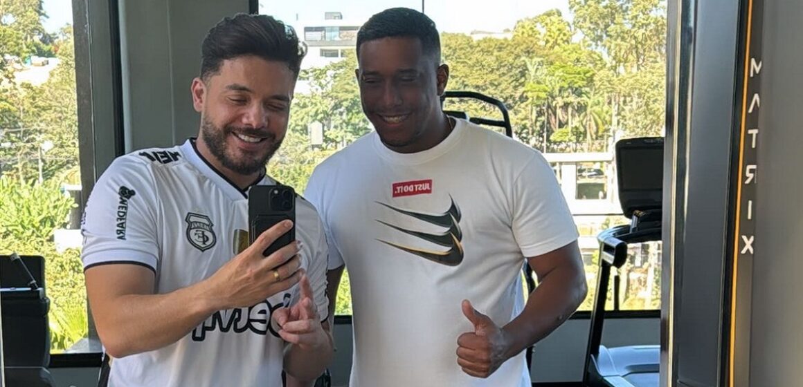 Wesley Safadão anuncia que jogará futebol e contrato com time profissional