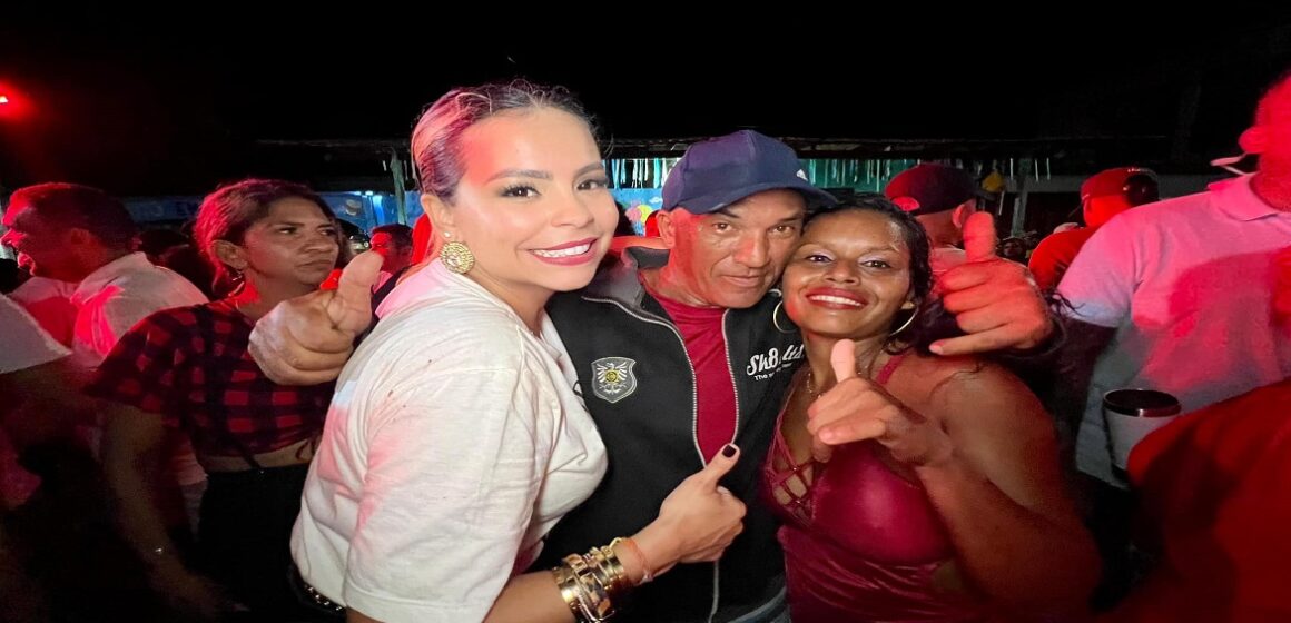 Prefeita Patrícia visita mais um forró em Marituba na “Van da prefs”