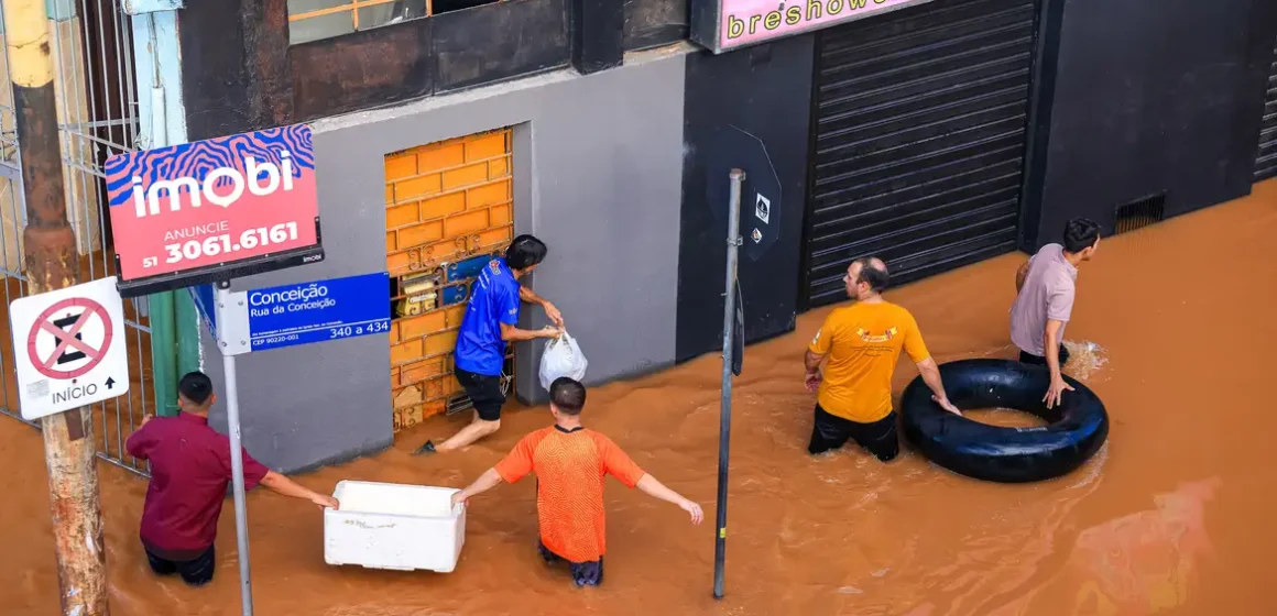 Rio Grande do Sul: Guaíba sobe mais de 30 centímetros e Porto Alegre volta a alagar