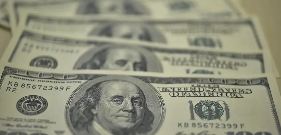 Contas externas têm saldo negativo de US$ 3,4 bilhões em maio