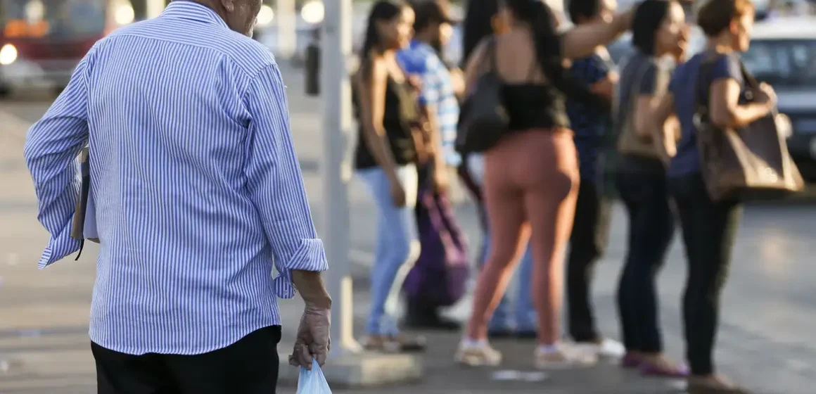 Estudo mostra benefício de exercícios físicos em idosos com câncer