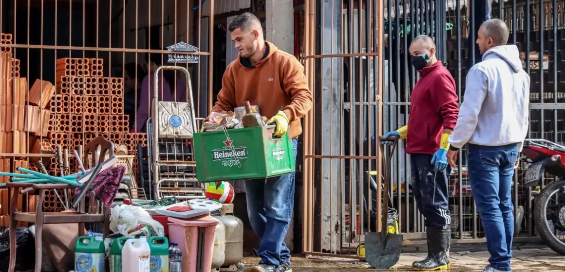Enchentes paralisaram 63% das indústrias gaúchas, revela pesquisa