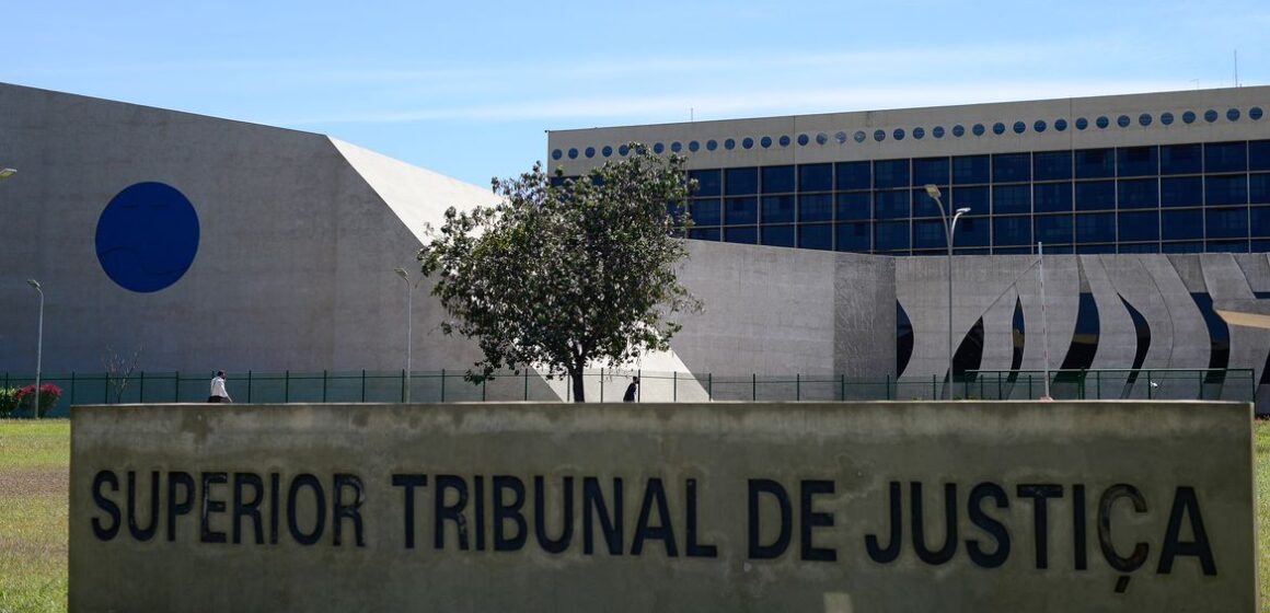 STJ anula provas contra dois investigados pela Lava Jato