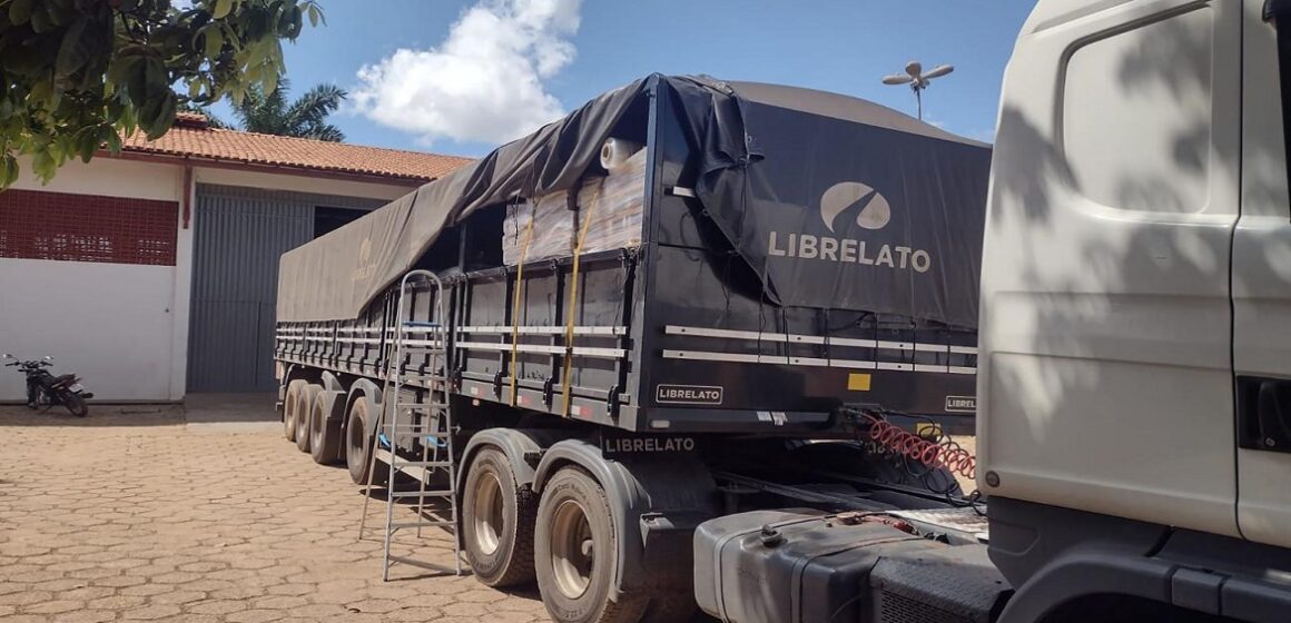 Lancha, carreta e baterias de veículos são apreendidas em Dom Eliseu