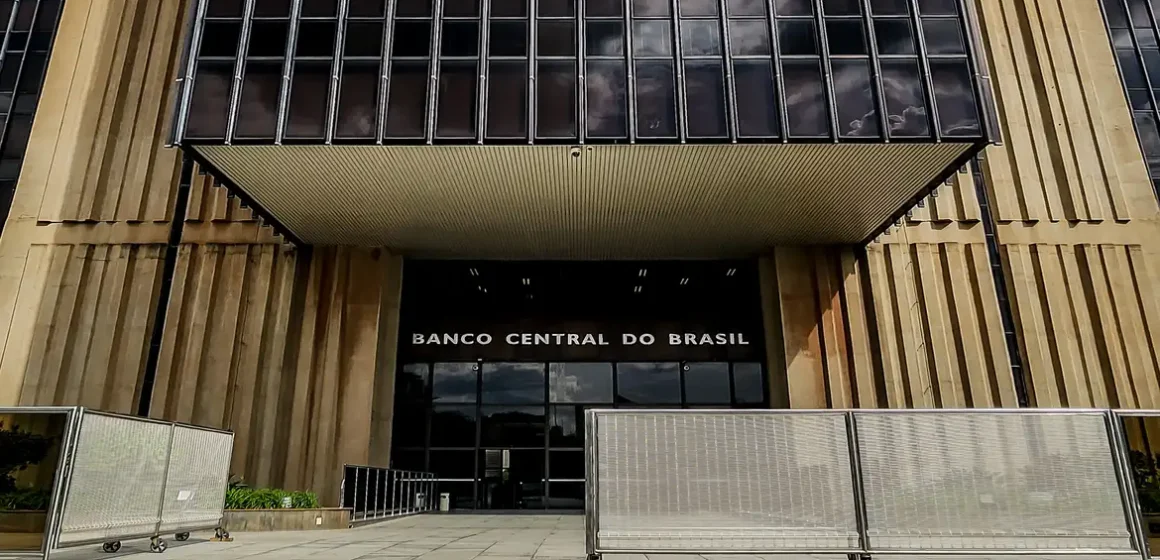 20231025_150149 Mercado reduz previsão da inflação de 4,02% para 4% em 2024