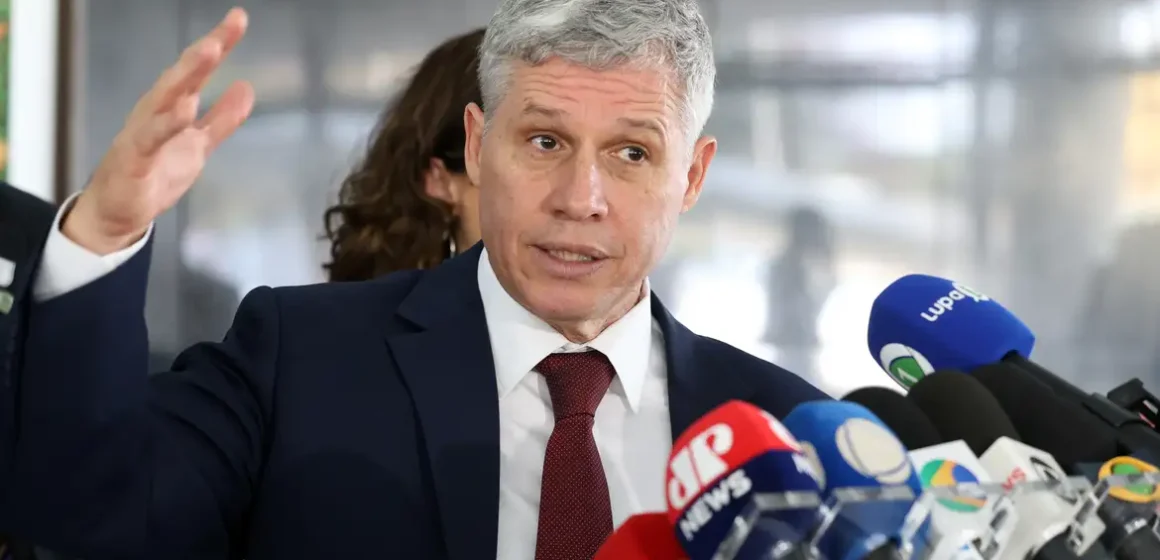 Ministro diz que presidente decidirá sobre leilão para importar arroz