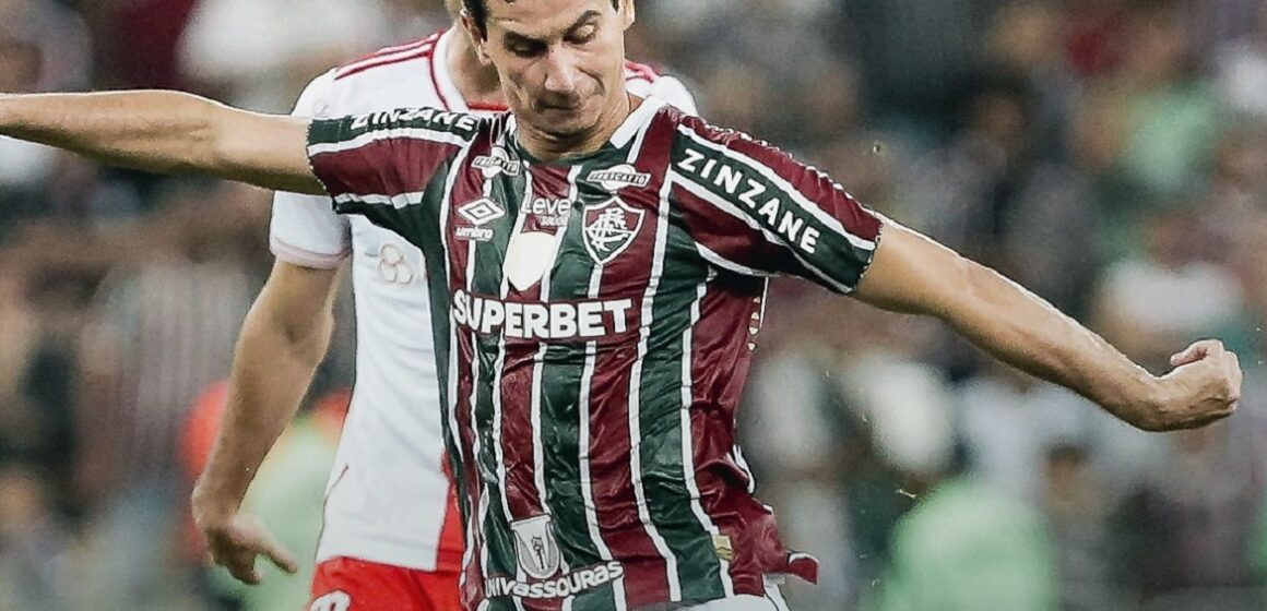 Maracanã é palco de jogo disputado entre Fluminense e Internacional que empatam