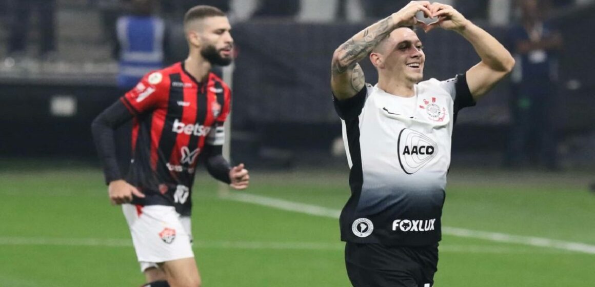 Corinthians vence o Vitória nos acréscimos pelo Brasileirão