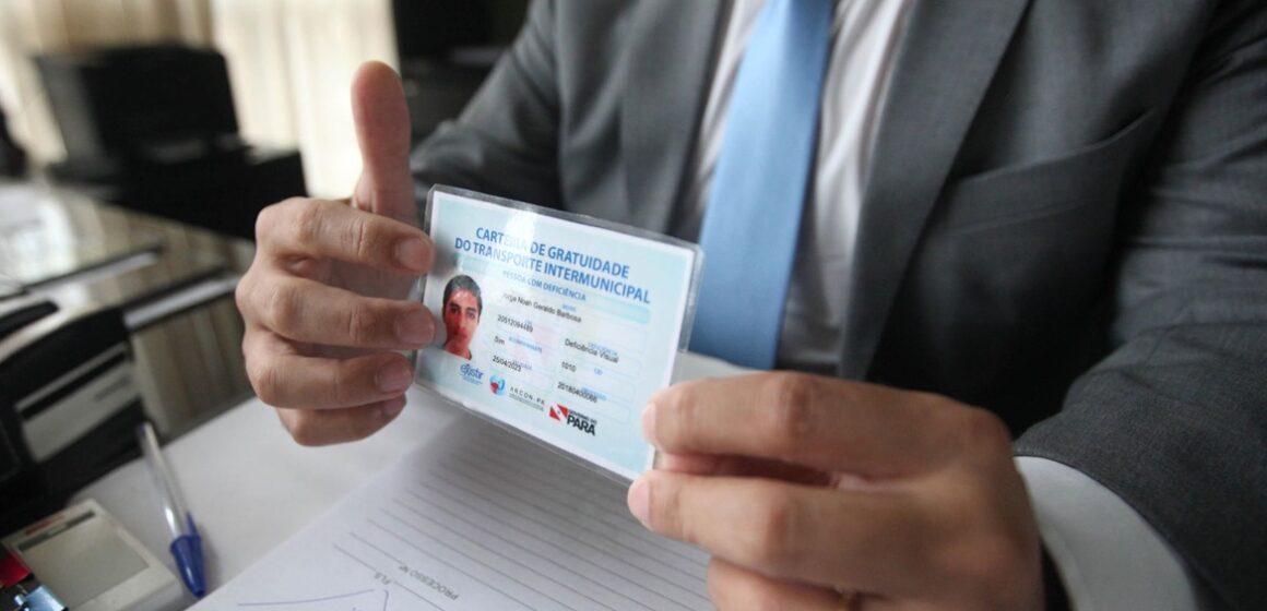 Saiba como retirar carteira de gratuidade para pessoas com deficiência no transporte intermunicipal