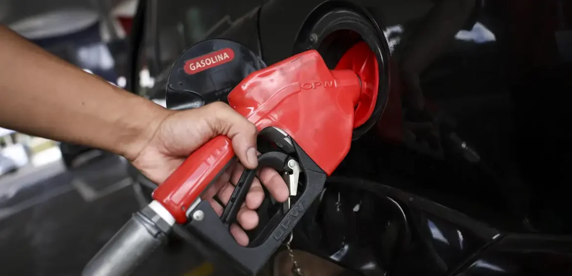 Cortes de orçamento levam ANP a reduzir coletas semanais de preços