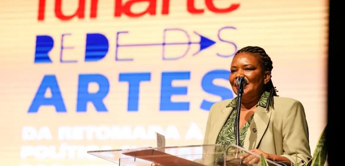 Ministra defende criação de marcos da cultura para evitar retrocessos
