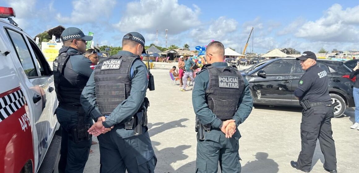 Ações de fiscalização e controle seguem na praia do Atalaia, em Salinópolis