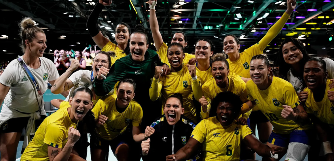 Brasil vence e avança às quartas do handebol feminino