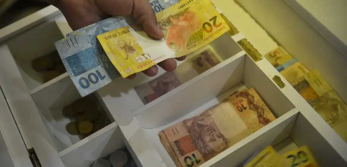 Olimpíada entre escolas leva educação financeira para a sala de aula