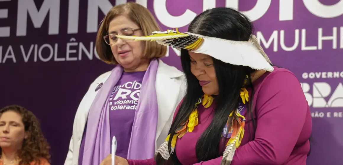 Ministério da Mulher faz pacto com times por feminicídio zero